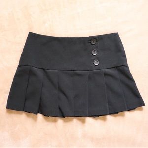 BLACK PREPPY PLEATED MINI SKIRT